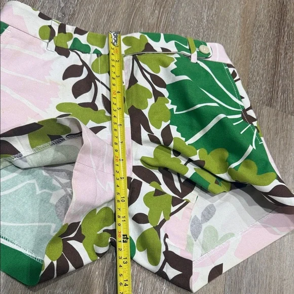 J-Crew Women’s Tropical Floral Green and Pink Shorts Vintage Y2K Low Fit Size 4 - Picture 7 of 8